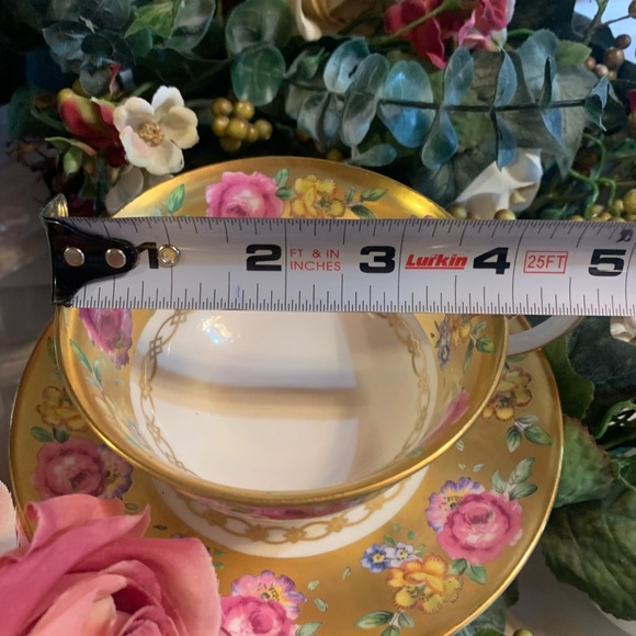 “Vintage” Royal Chelsea Cup & Saucer (Set) - Picture 12 of 13